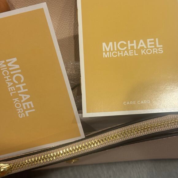 MICHAEL Michael Kors Soft Pink Jet Set Charm Envelope Phone Crossbody NWT - Picture 11 of 13